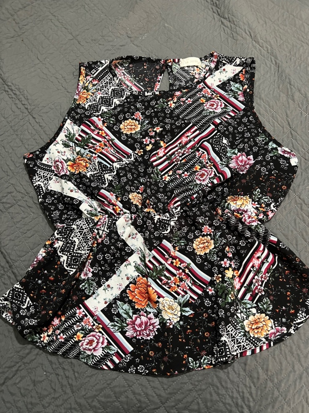 Sleeveless Floral Patchwork Peplum Blouse - Black